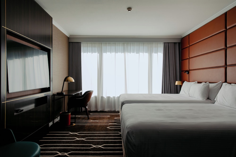Mercure Sydney Parramatta 14/50