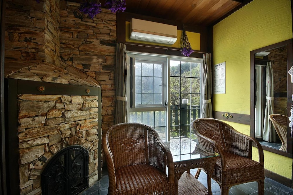 Provence Rose Lodge In Ching Jing 25/50