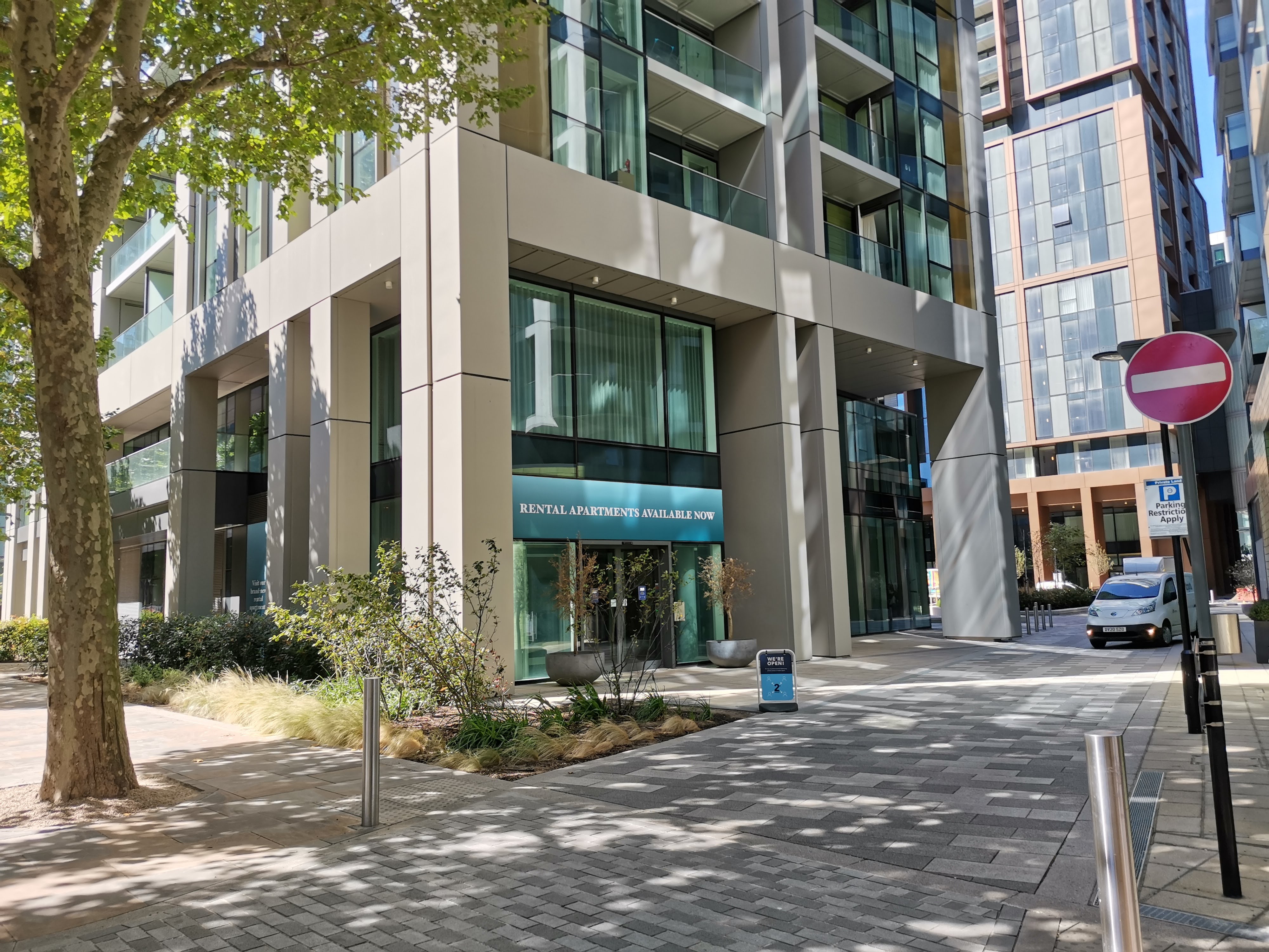 Charles Hope Canary Wharf South Quay 33/33