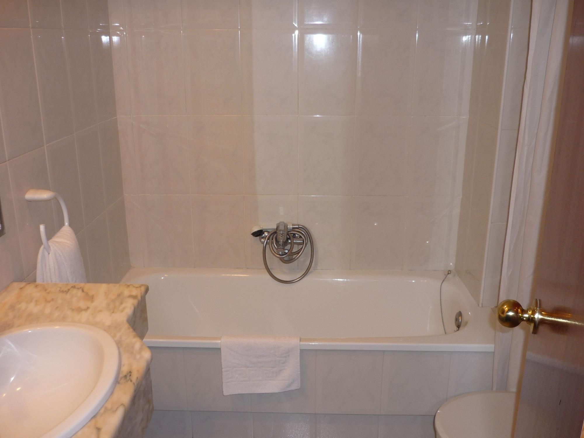 Room, Double Bed, Sea Front، Haromar 4/4