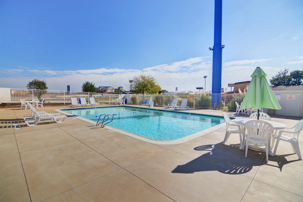 Motel6 Denton, TX - UNT 52/60
