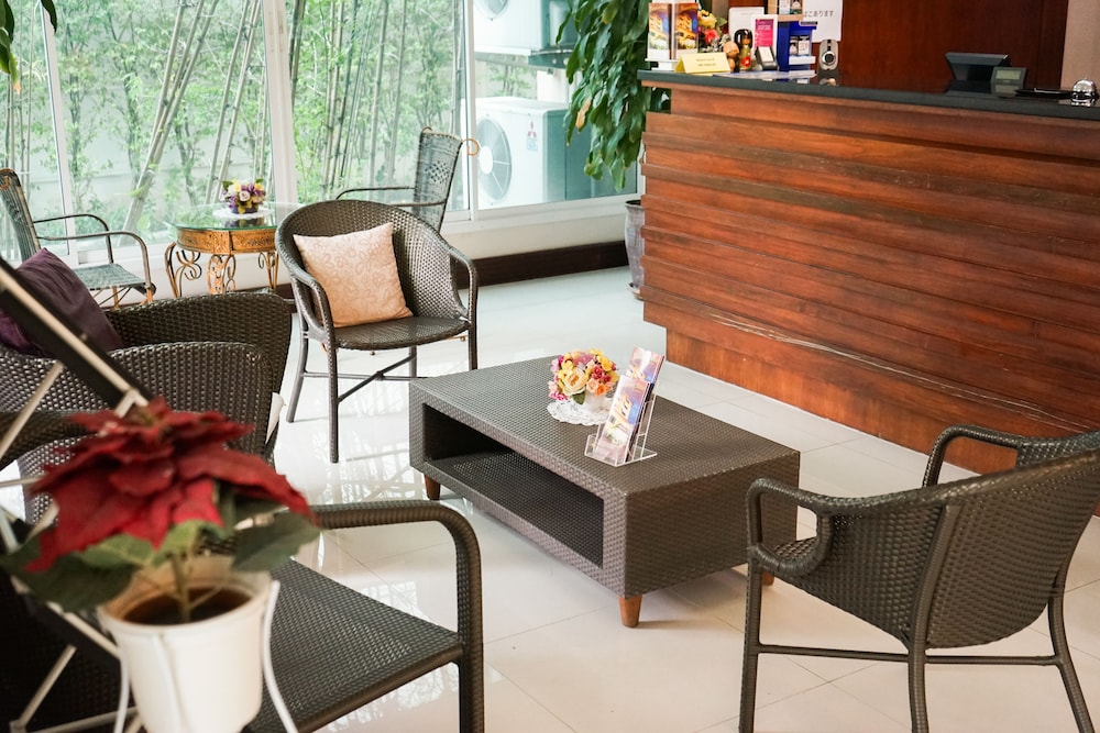 Kanavera Sriracha Hotel and Serviced Apartment 65/77