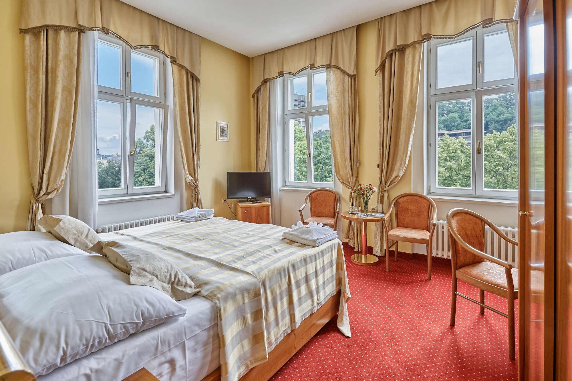 COMFORT, DOUBLE BED, BALCONY