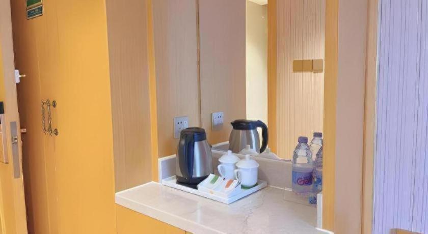 Vienna Hotel (Zhongshan Rainbow Avenue) 58/58
