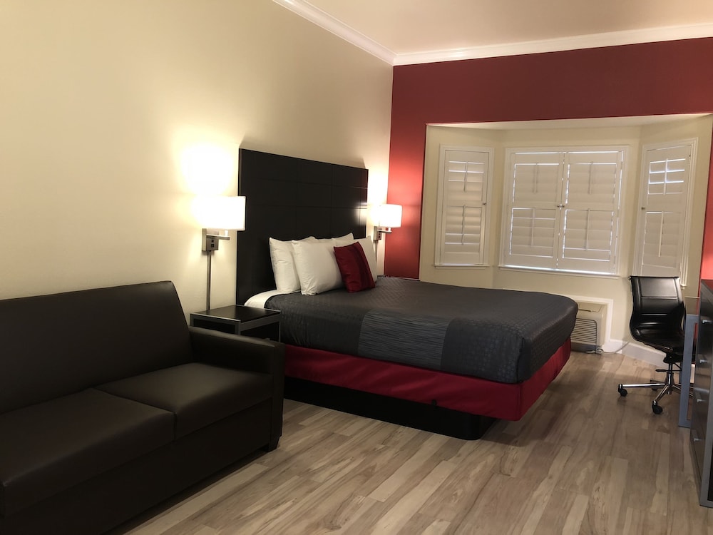 Gateway Inn and Suites Hotel 19/46