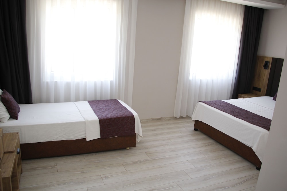 Family Suite, Twin Beds, Sofa, Meryem Ana 8/10