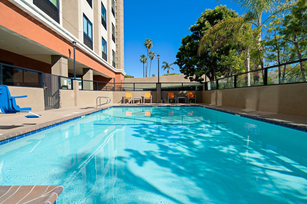 Holiday Inn Express Los Angeles Lax Airport