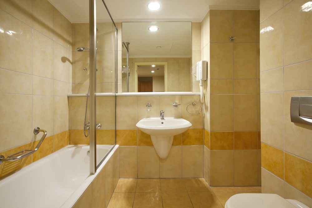 Alexandra Hotel 33/37