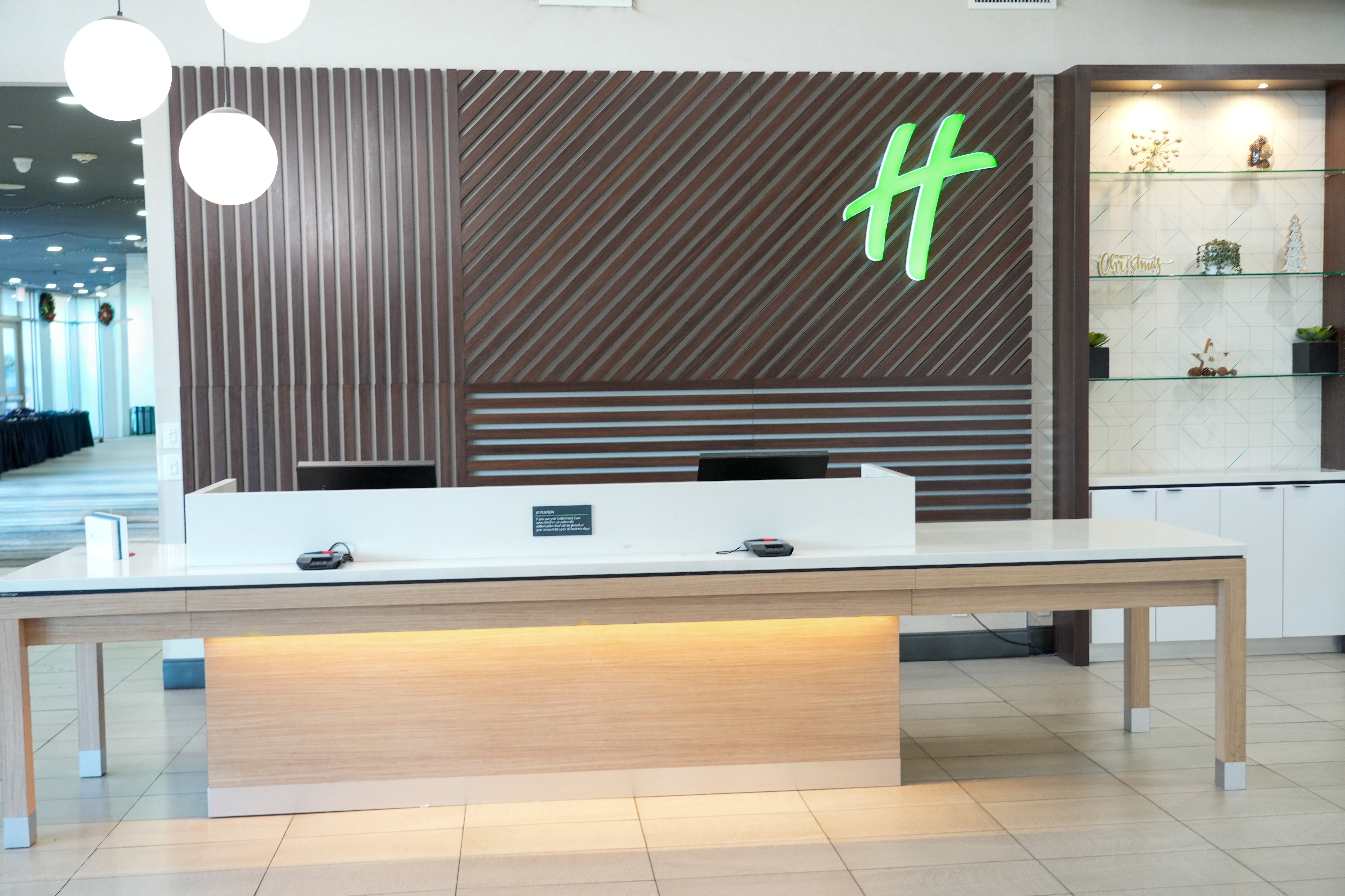 Holiday Inn & Suites Phoenix Airport 13/79