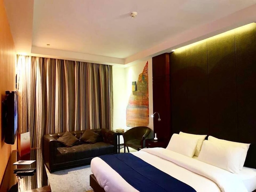 RUM HOTELS - AL WALEED 28/66