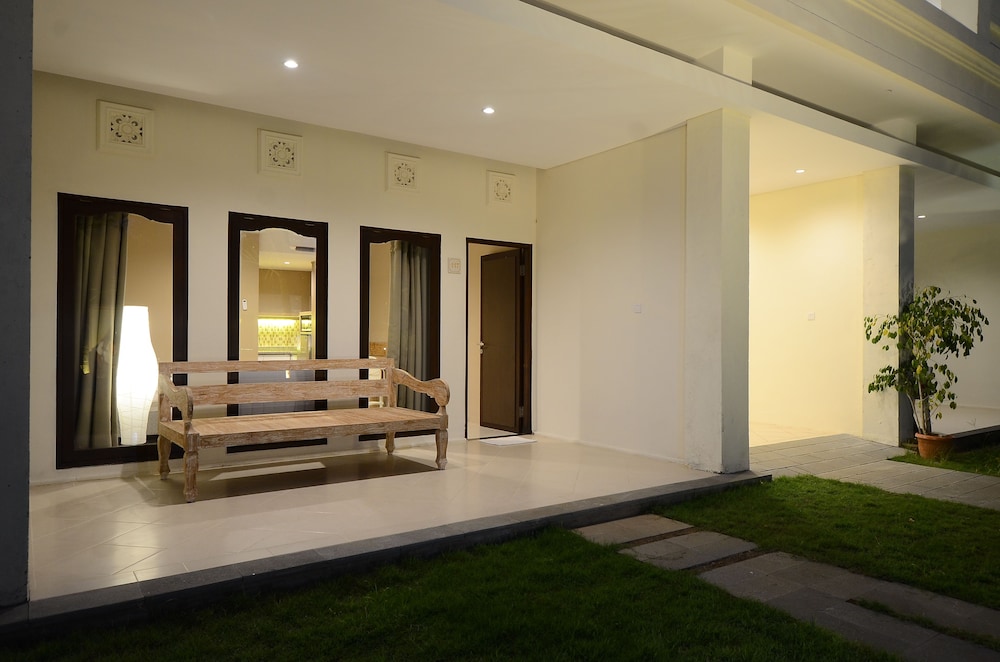 Bali Breezz Hotel 30/50