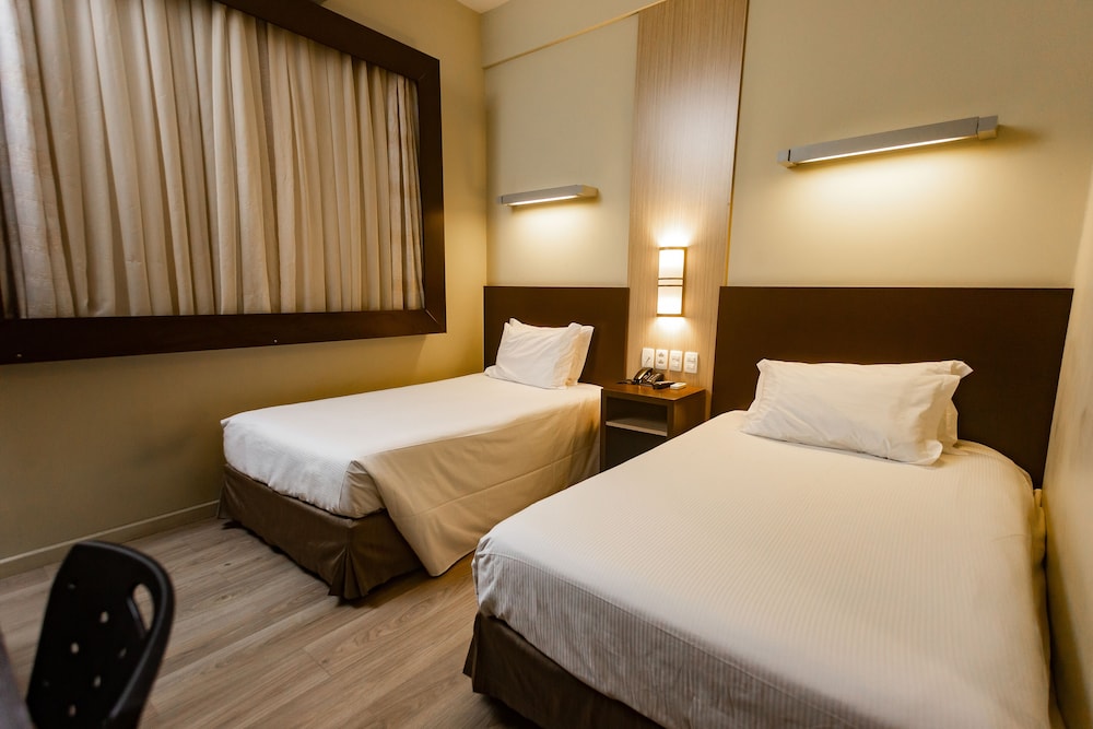 Hotel Master Cosmopolitan 18/48