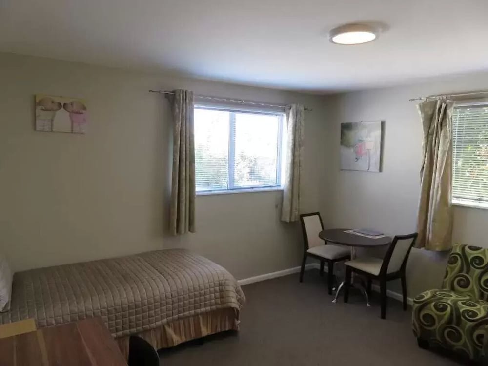 Mcwilliam Apartments 28/44