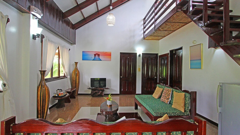 Ocean 101 Beach Resort 30/50