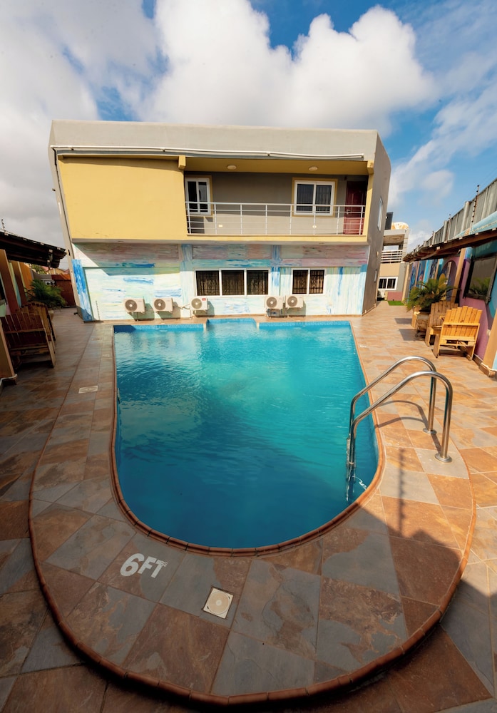 Bays Luxury Lodge 45/50