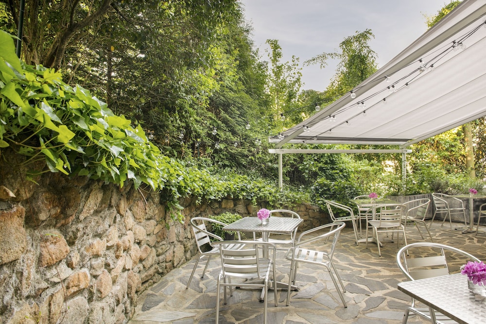 Oakhurst Inn 33/69