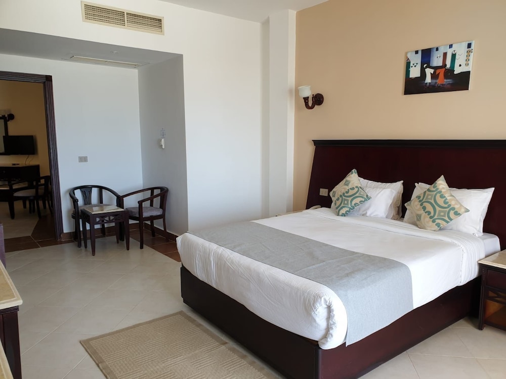 BLUE REEF RED SEA RESORT 2/14