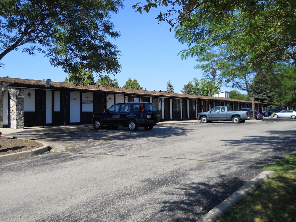 Value Inn Milwaukee South 3/47