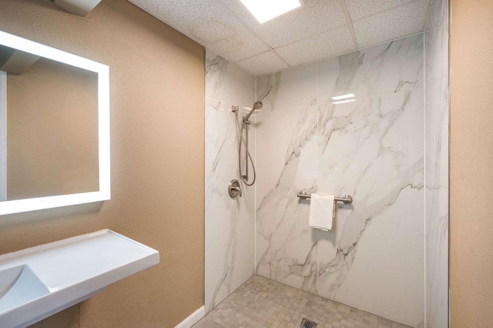 Quality Inn Gastonia East 10/32