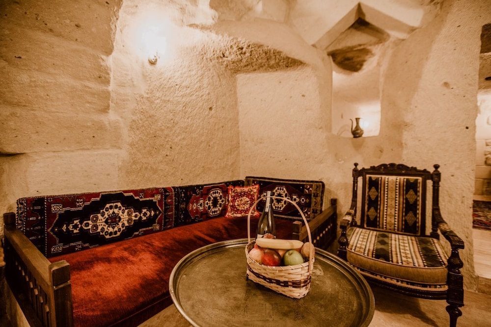Ortahisar Cave Hotel 30/50