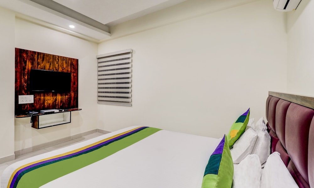 Oyo 11387 Hotel Kozy Rooms 14/22