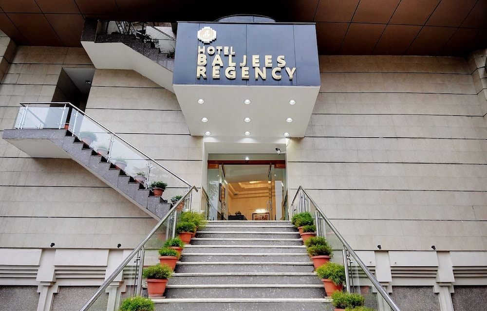 Hotel Baljees Regency 5/33