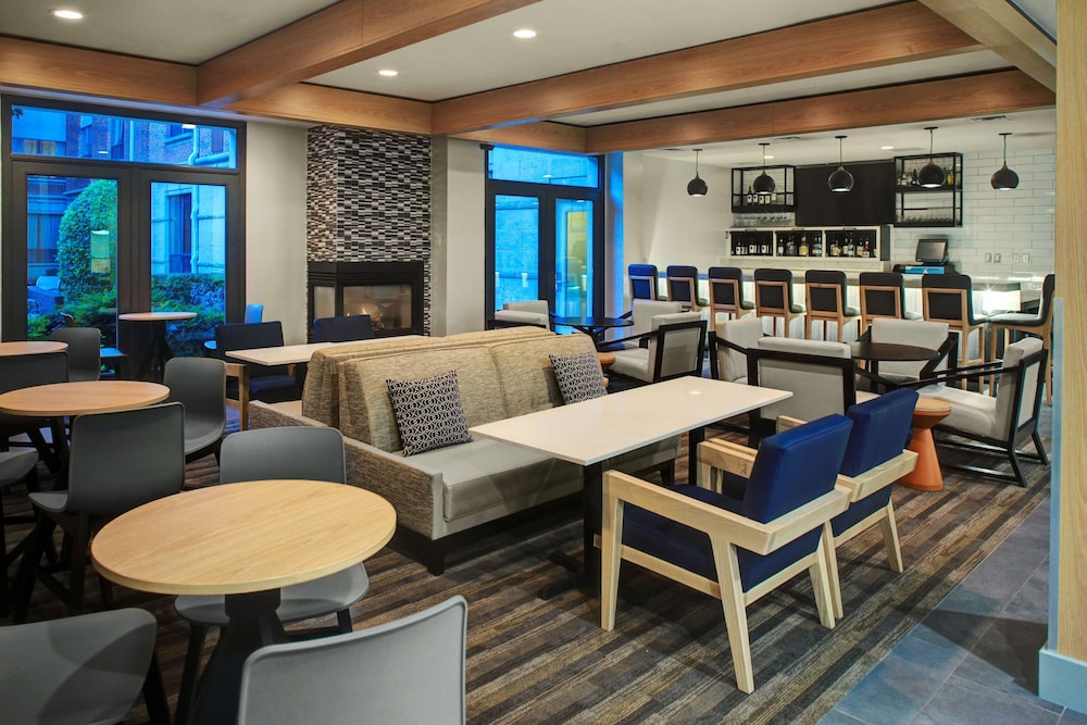 Hyatt House Dallas Lincoln Park 37/53