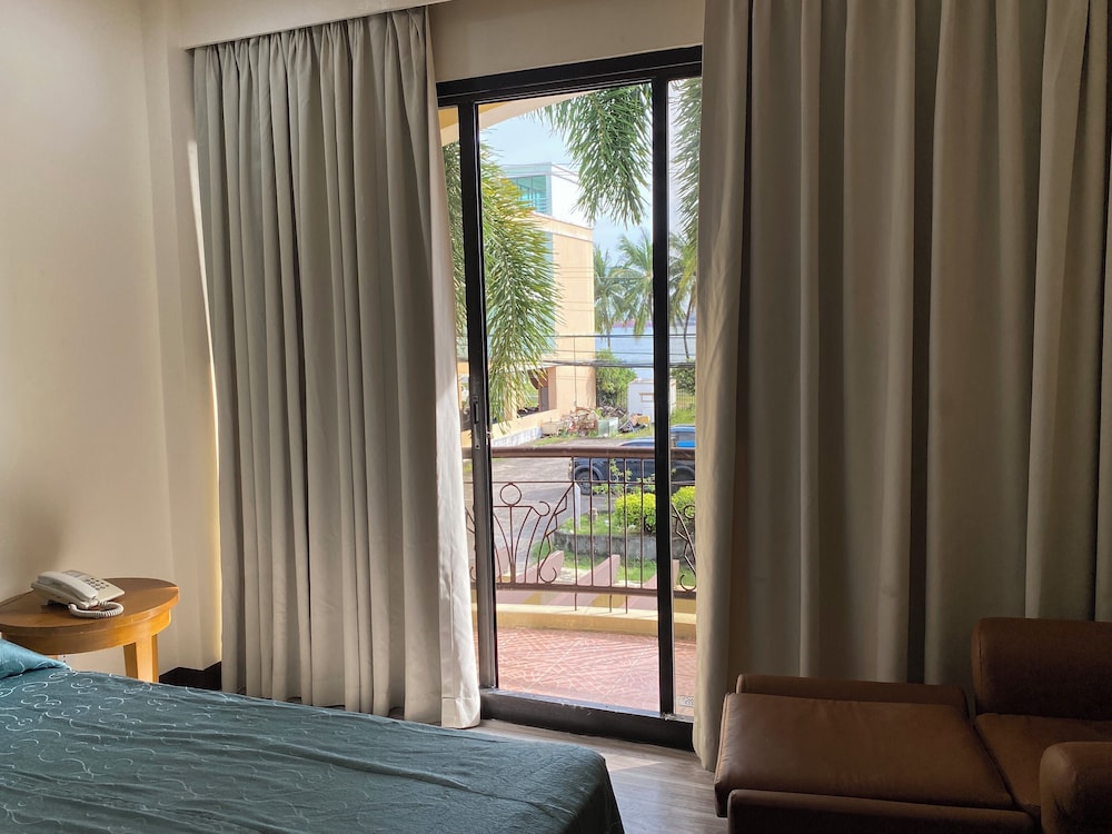 Bayfront Hotel Subic 16/41
