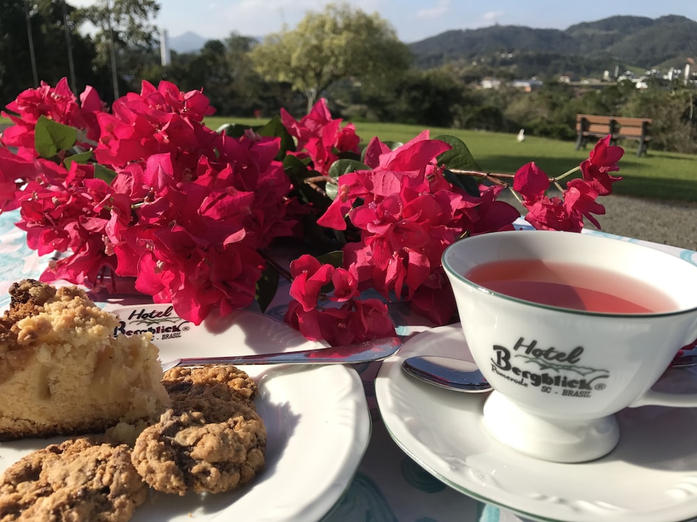 Hotel Bergblick 6/23