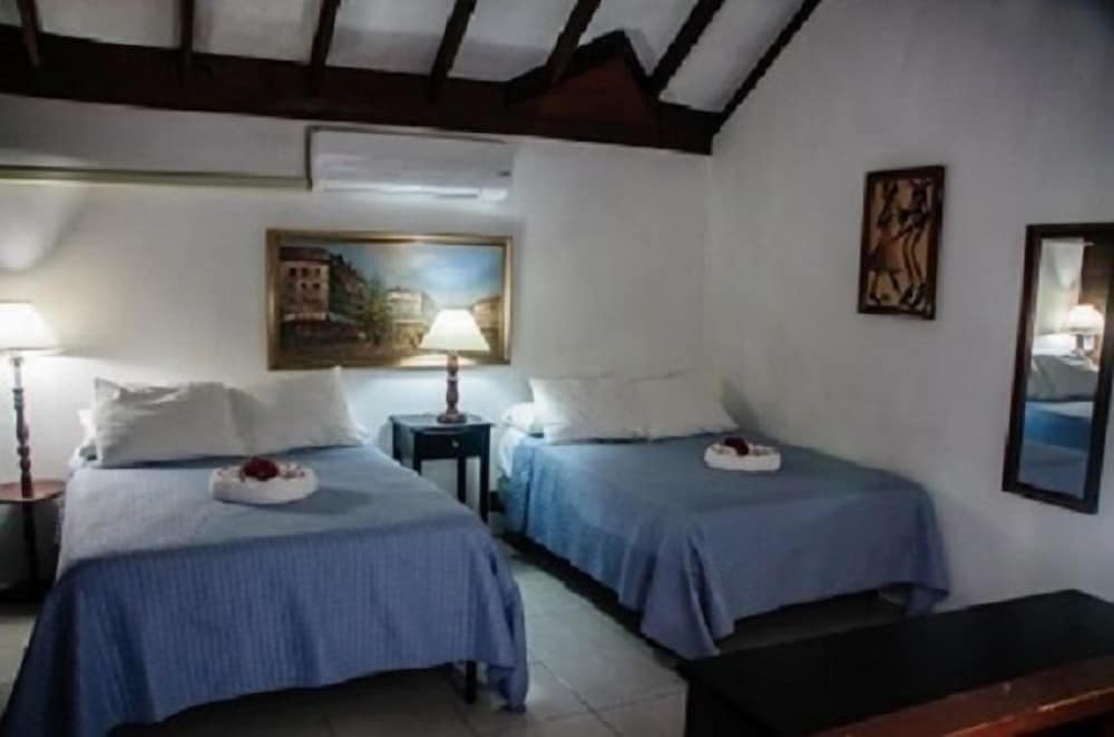 Firefly Beach Cottages and Suites 27/78