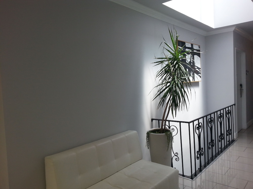 Hollywood Vip Hotel 30/40