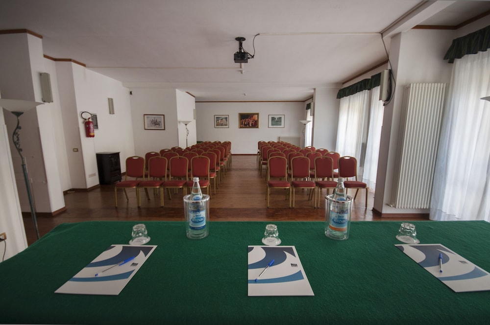 GRAND HOTEL MISURINA 80/87