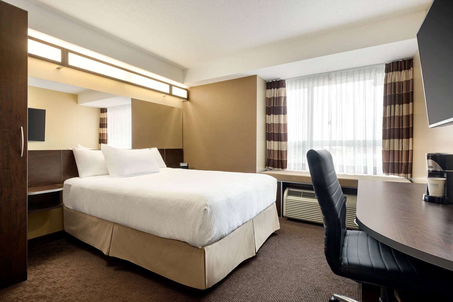 Microtel Inn & Suites By Wyndham Estevan 9/30