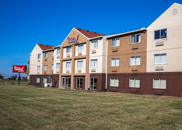Red Roof Inn & Suites Danville, IL 3/30