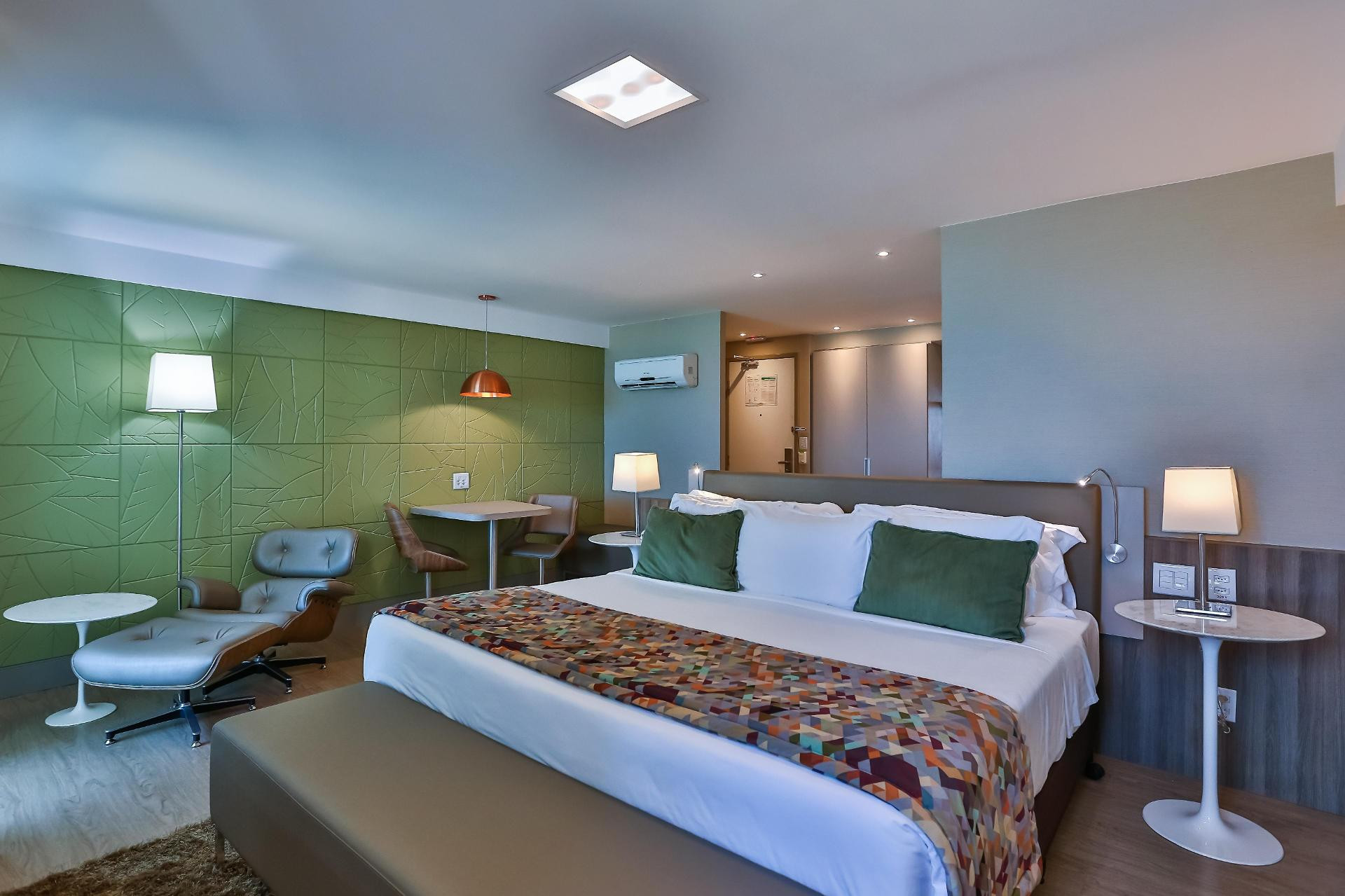 Executive, Sea View