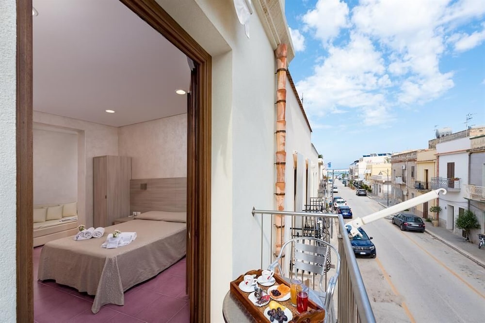Hotel Biancolilla 14/40