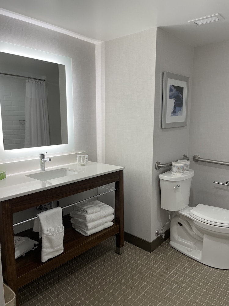 Four Points by Sheraton Point Edward Sarnia 21/62