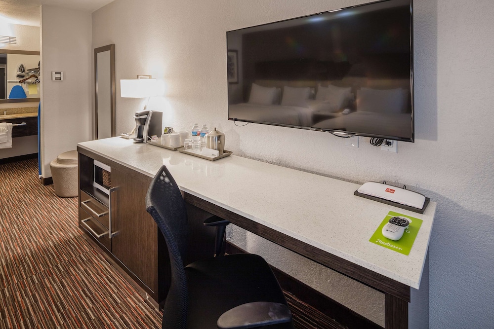 Radisson Hotel Oakland Airport 63/63