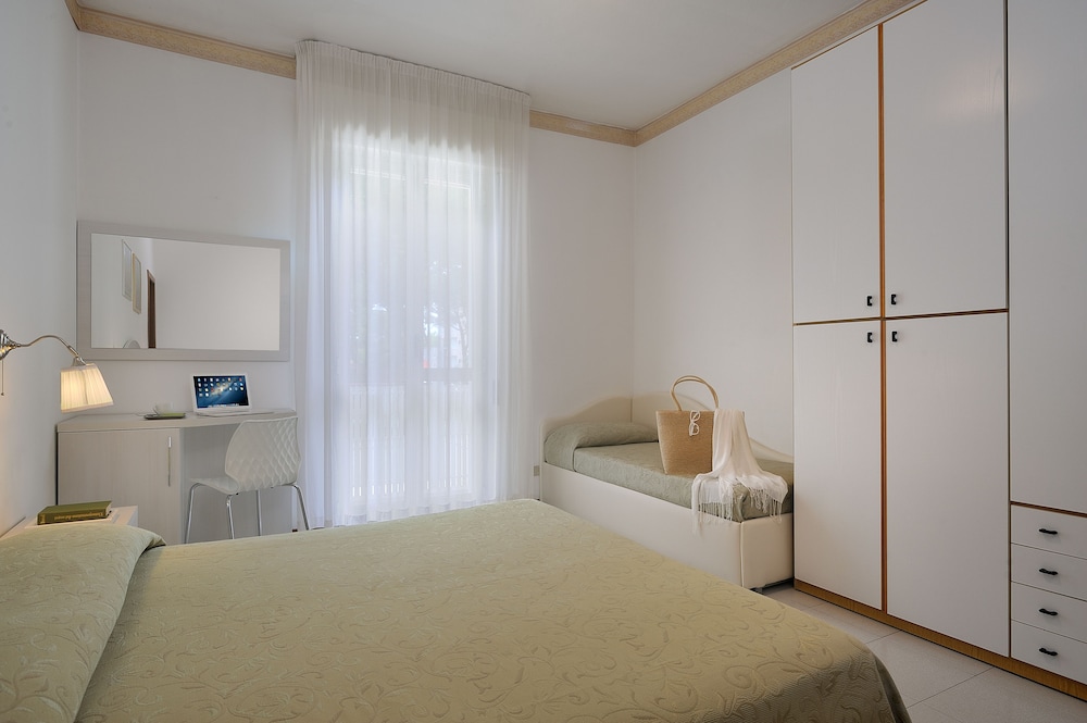 HOTEL SUISSE 16/41