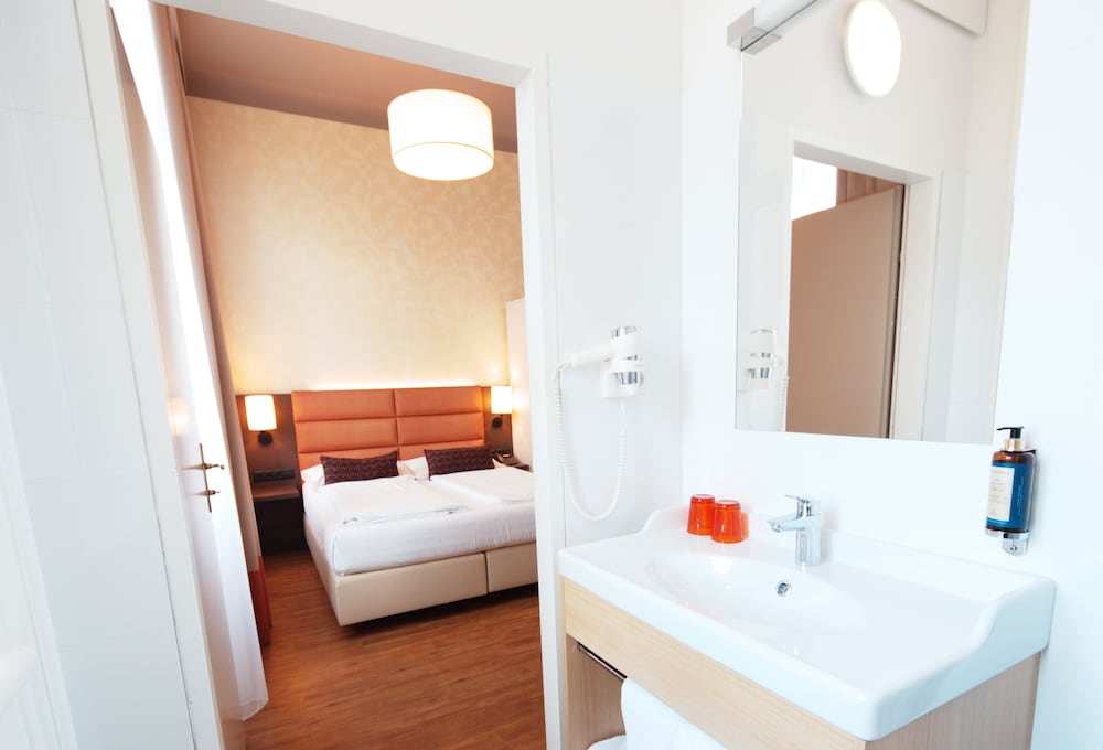 HOTEL DREI KRONEN VIENNA CITY 20/74
