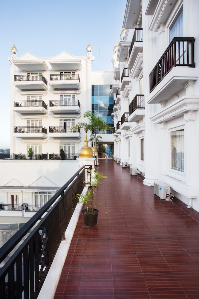 TARA HOTEL 3/46