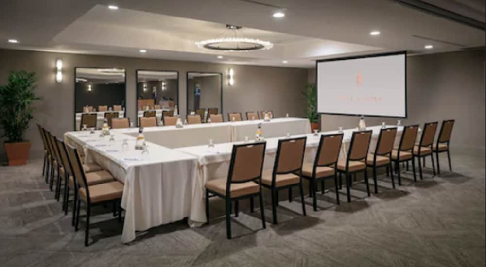 Toll House Hotel Los Gatos, Tapestry Collection by Hilton 41/50