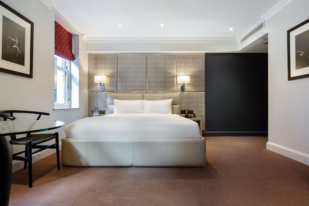 Radisson Blu Edwardian Mercer Street Hotel 19/71
