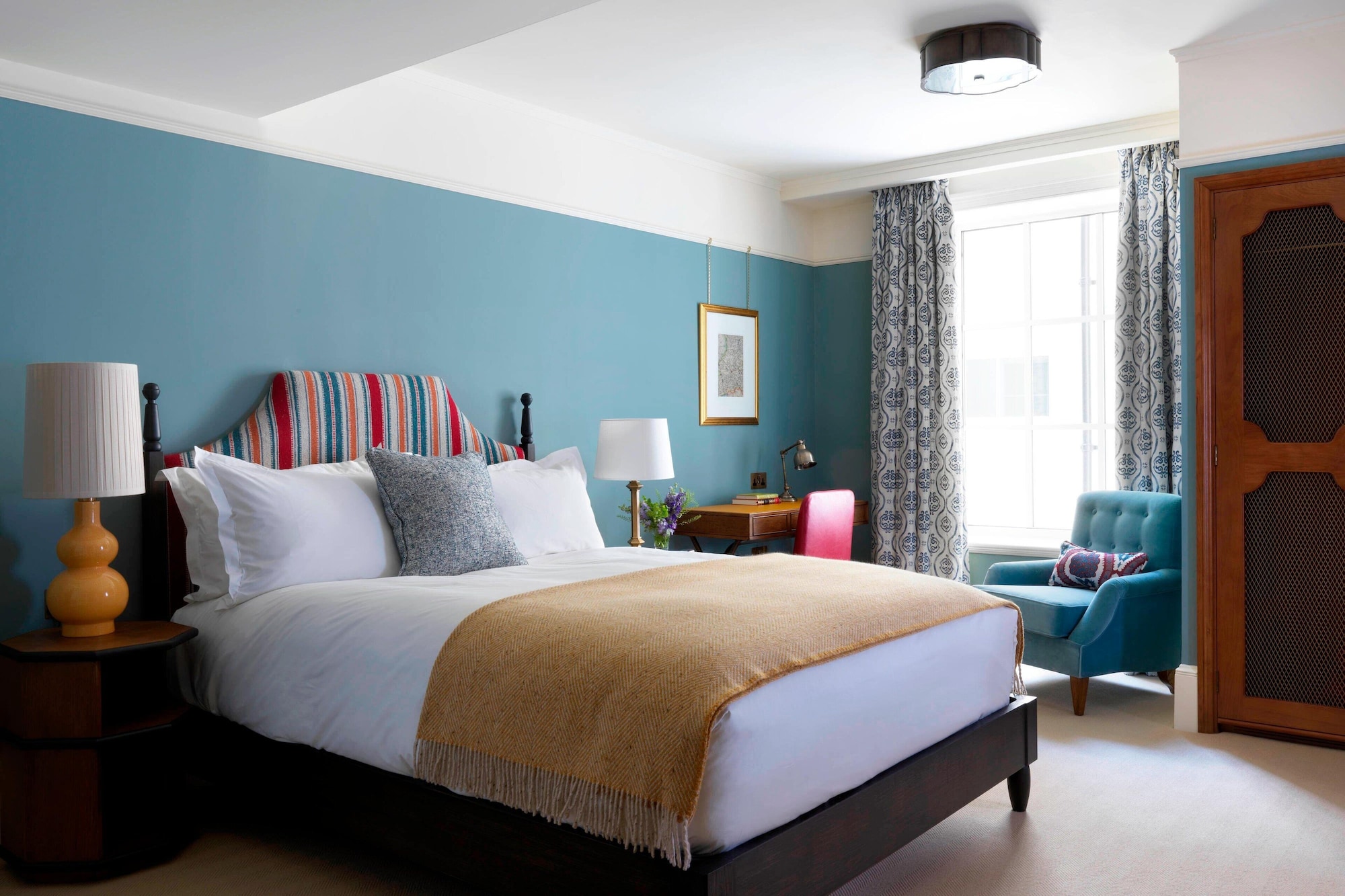 CLASSIC, KING BED