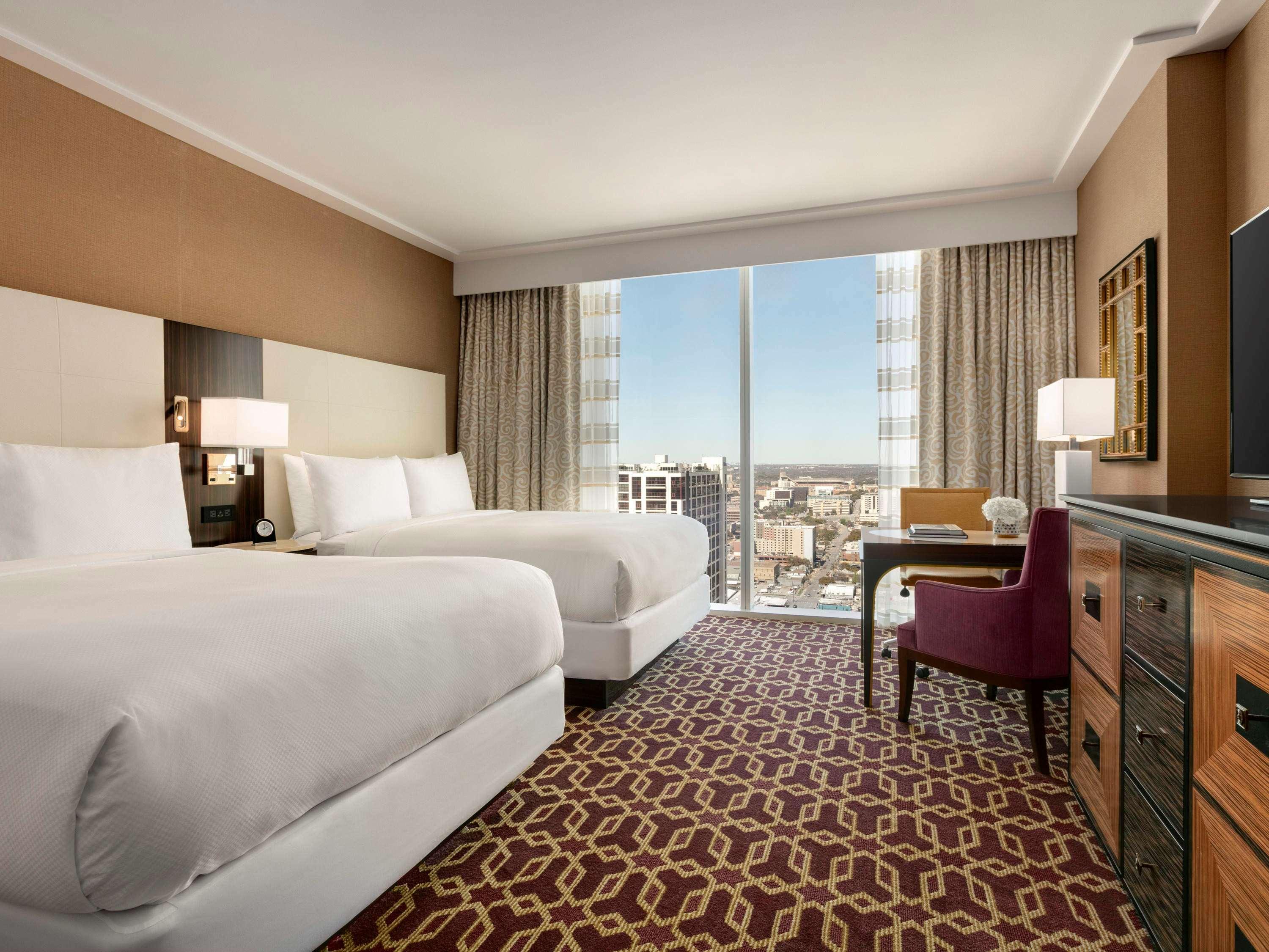Gold, Fairmont, Studio, Suite, King Bed, Lounge Access