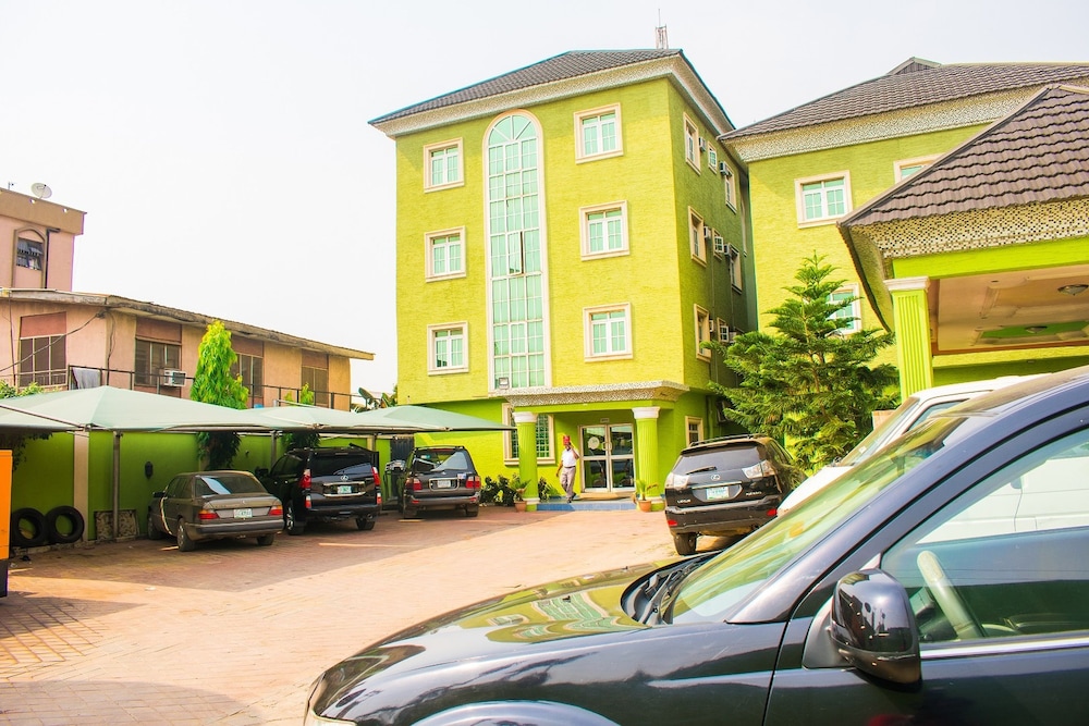 Golden Destiny Hotel Limited 91/100