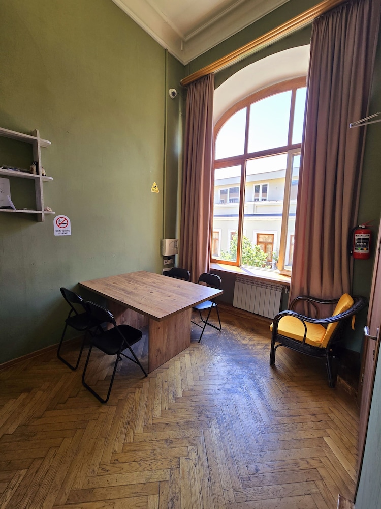 Friendly Hotel 30/50