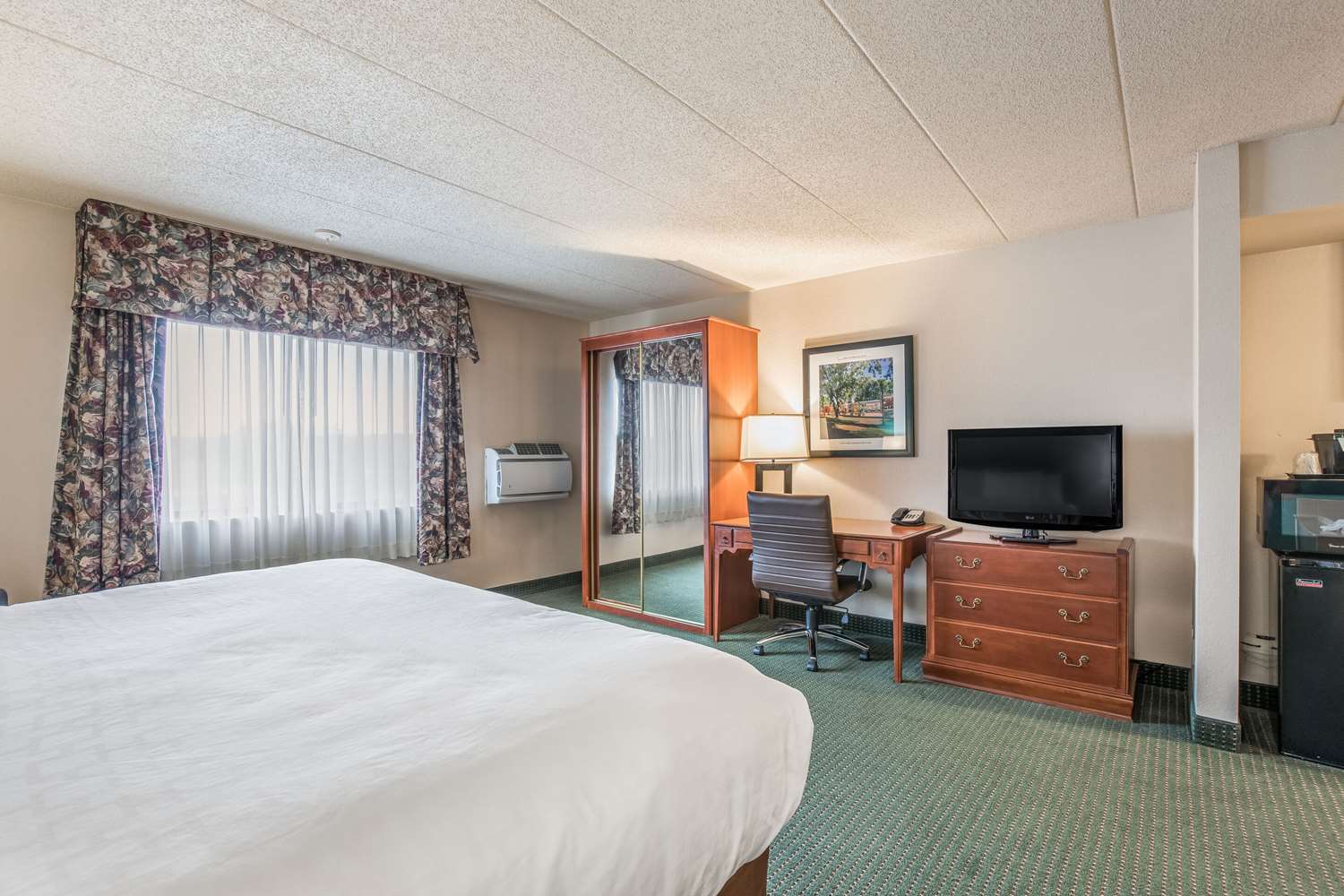 Suite, King Bed