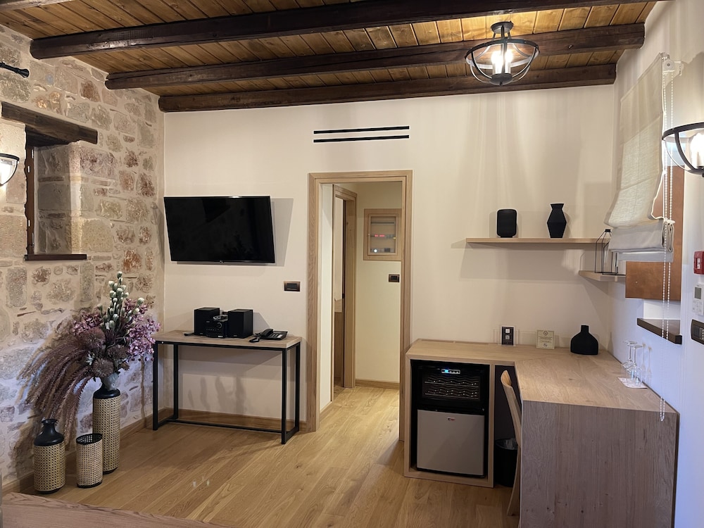 MYSTRAS GRAND PALACE RESORT & SPA 30/50