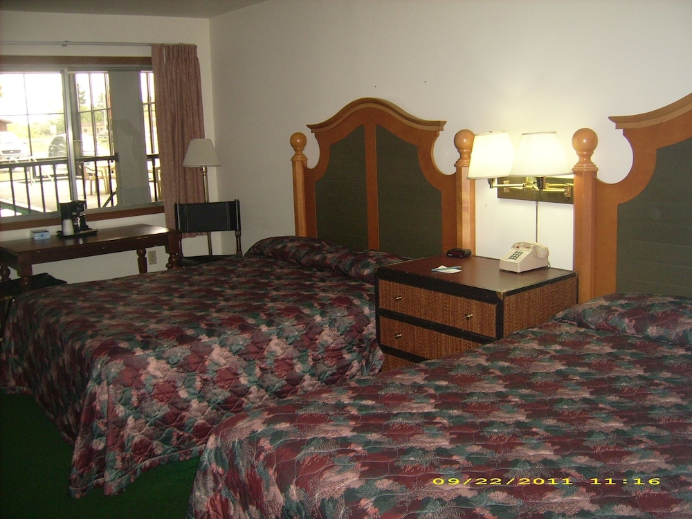 Econo Lodge Waupaca 17/35